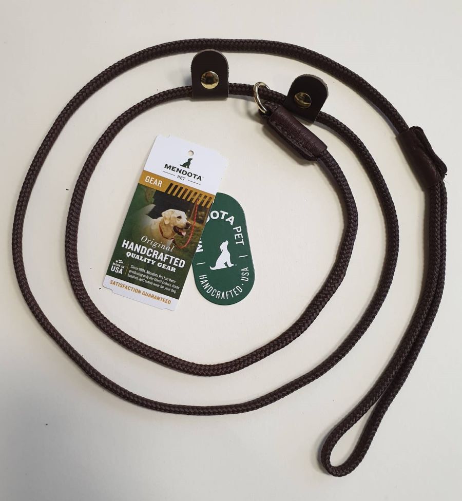 Mendota slip-on sýningataumur