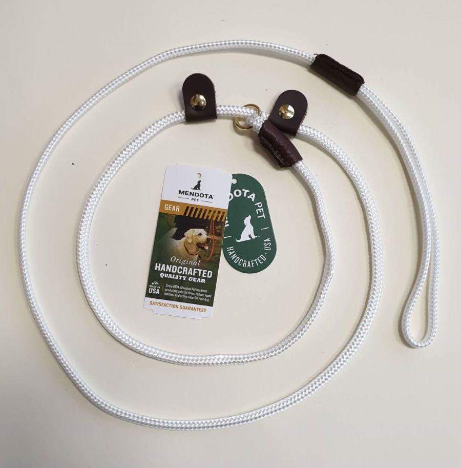 Mendota slip-on sýningataumur